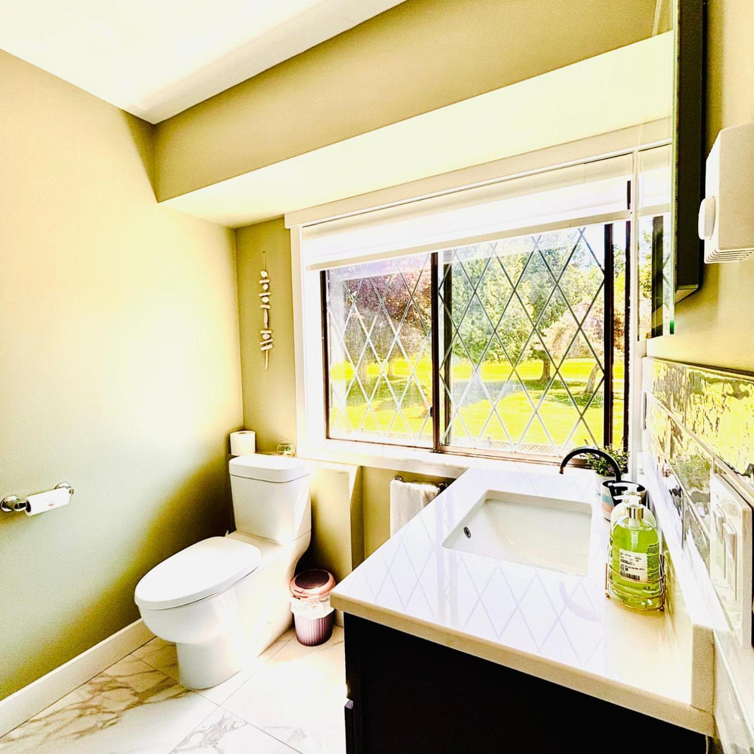 Oceanside Manor - Golf Course View Bed & Breakfast ควาลิคุมบีช ภายนอก รูปภาพ